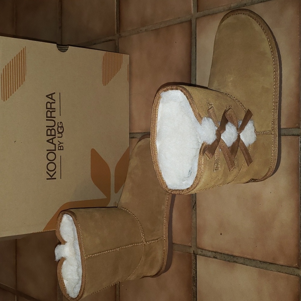 Koolaburra by UGG K Victoria Short Chestnut 5 NWT - Picture 4 of 13